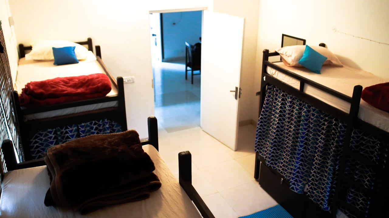 Roots Hostel New Delhi Exterior photo