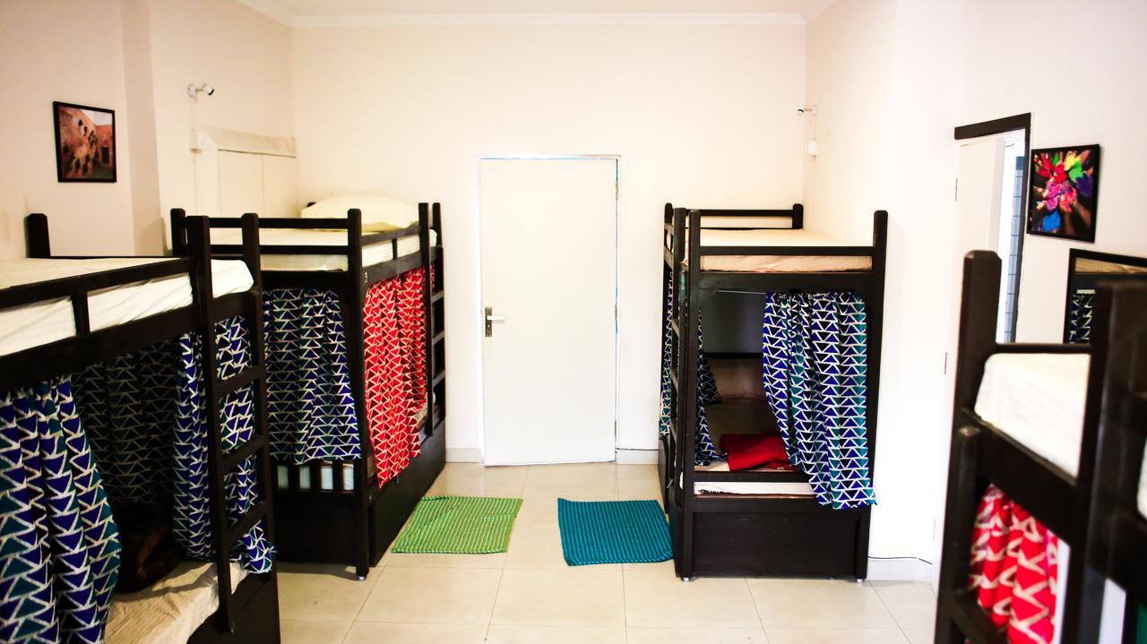 Roots Hostel New Delhi Exterior photo