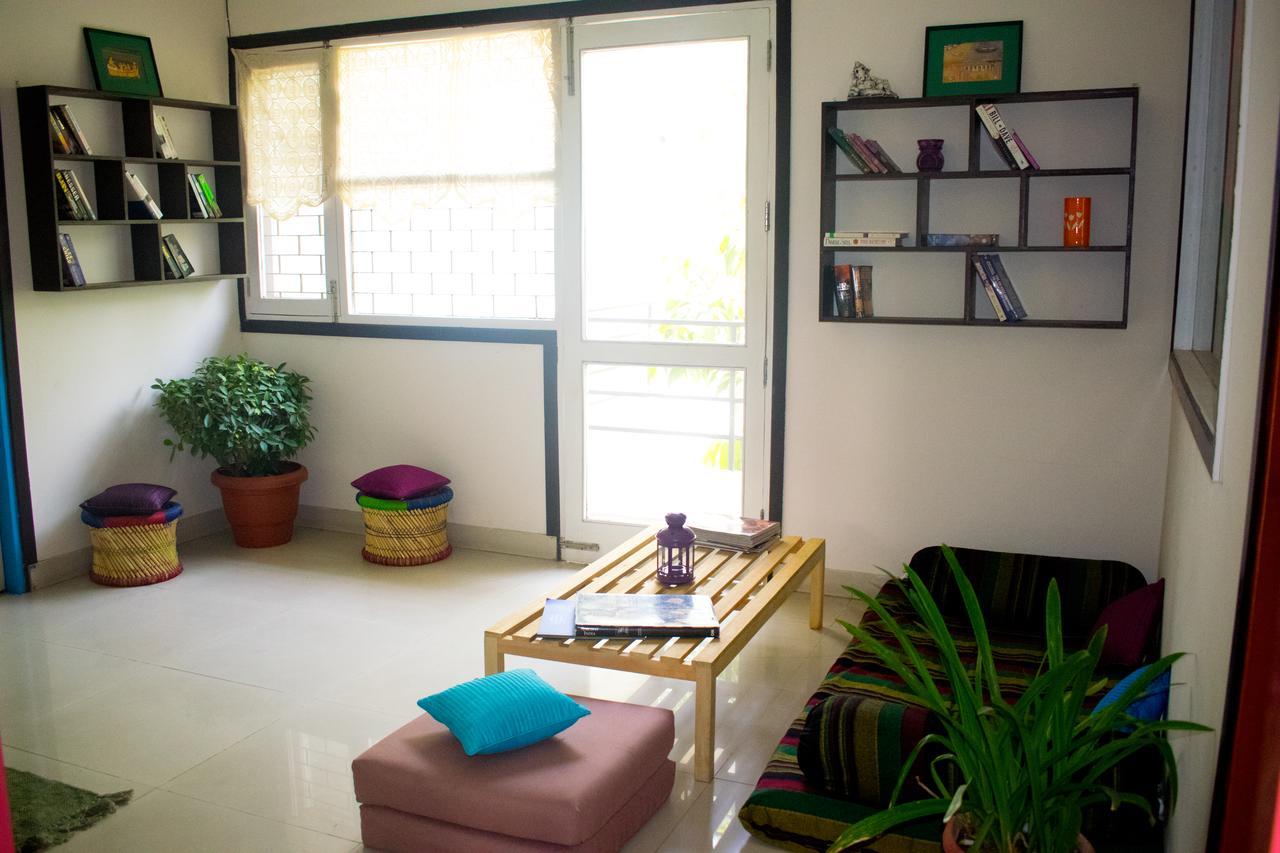 Roots Hostel New Delhi Exterior photo