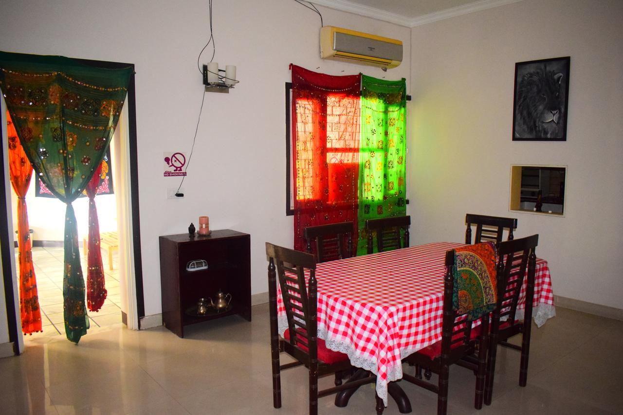 Roots Hostel New Delhi Exterior photo