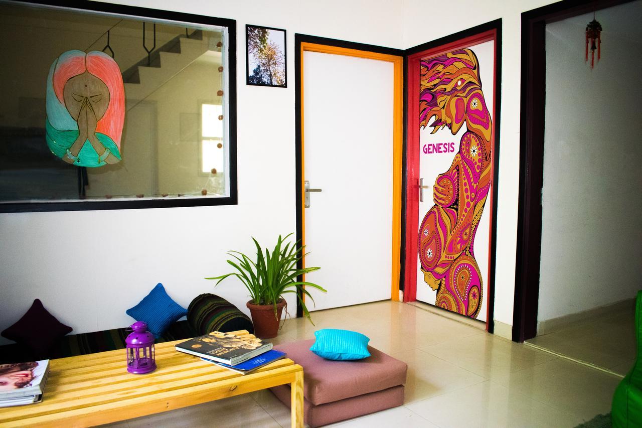 Roots Hostel New Delhi Exterior photo