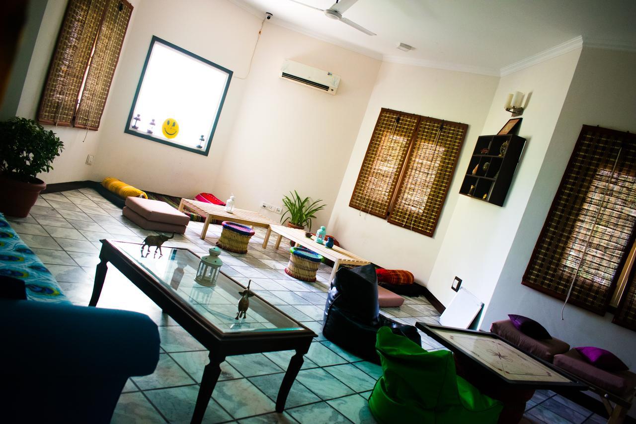 Roots Hostel New Delhi Exterior photo